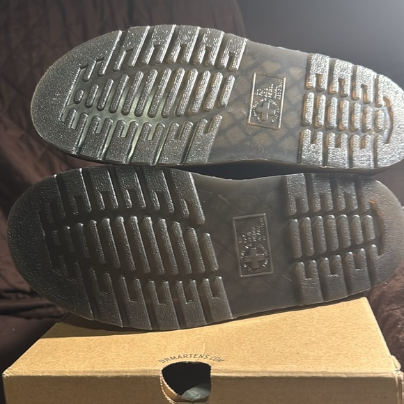 Dr.Martens Jorge II 
Unisex - size 8 men’s/ size 9 women - Picture 8 of 14